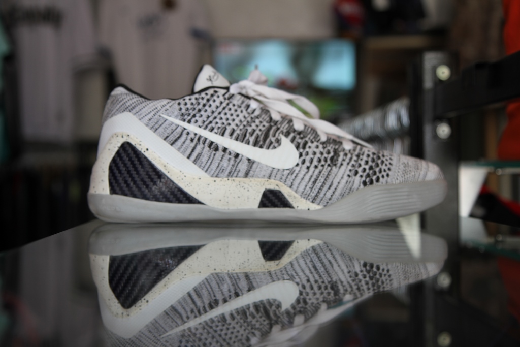 Espadrille Nike Kobe IX 9 Elite Low Beethoven Blanc et Noir