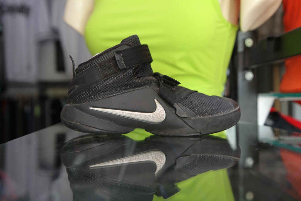 Espadrille Nike Lebron 9 Soldier Noir et Blanc